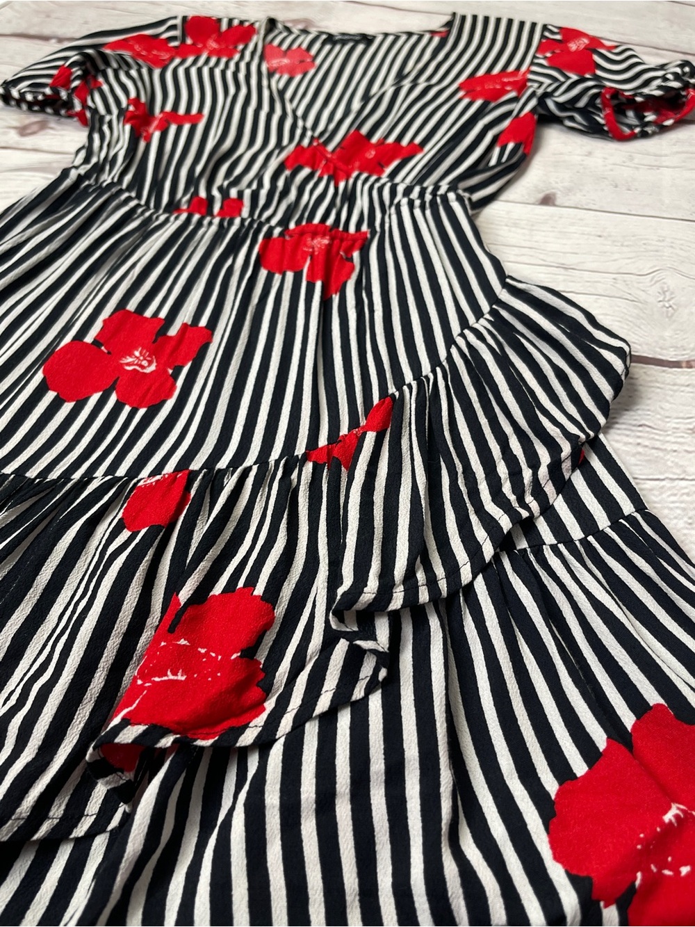 MADEWELL striped black & white lightweight dress with red floral print, size 0 - Picture 4 of 12